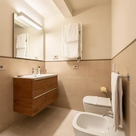 Apartament Via Avelli, 4 - Charming - Attico Al 5to Piano Senza Ascensore Vicino Stazione Con Terrazza Con Vista Santa Maria Novella